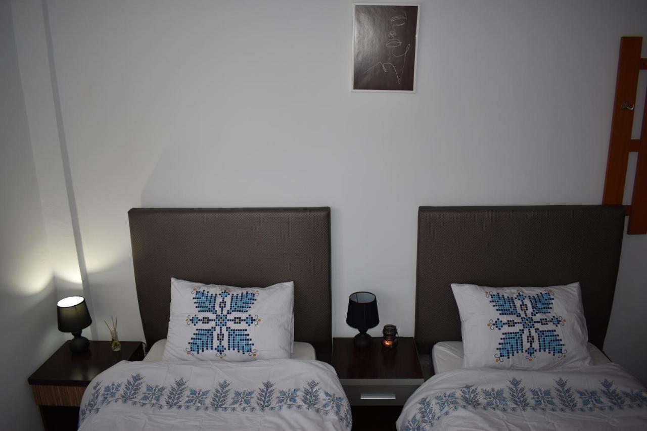 Occidental Wise Transit Hotel บูคาเรสต์ ภายนอก รูปภาพ